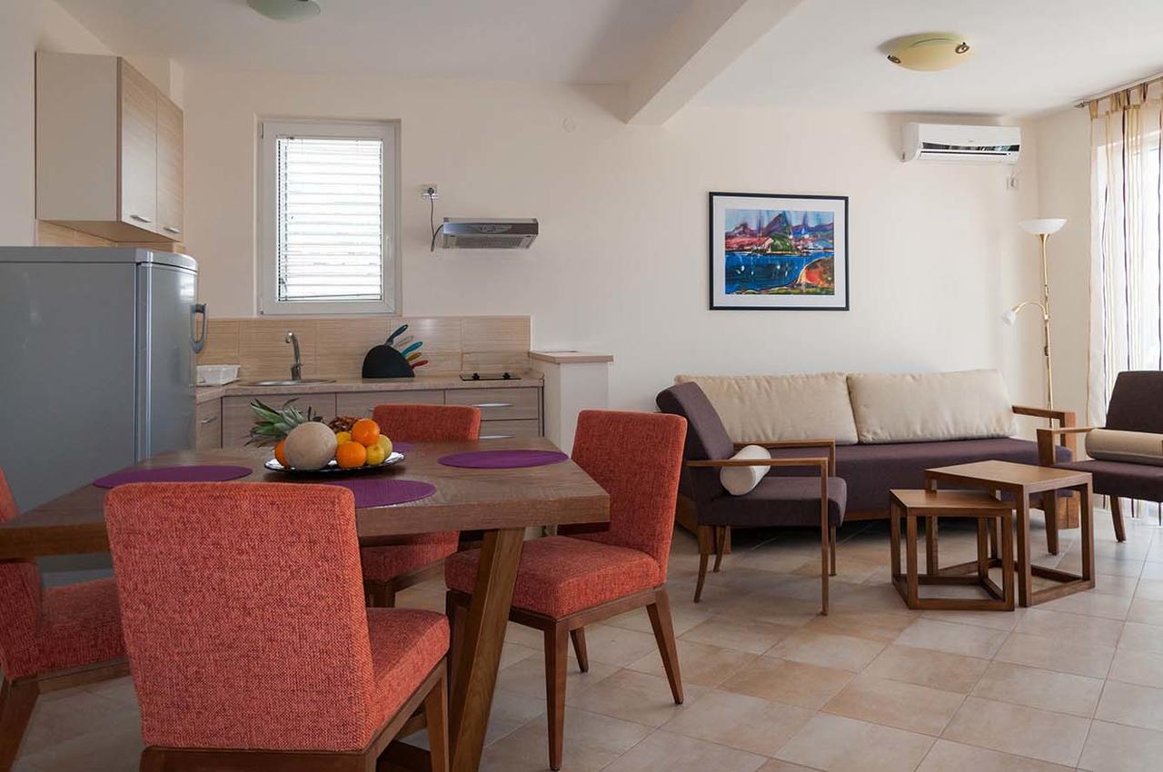 Apartments Lila Aurea Petrovac Buitenkant foto